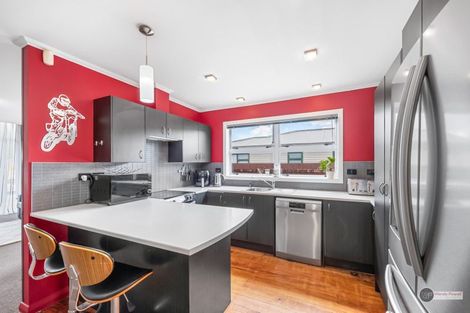 Photo of property in 79 Glen Road, Stokes Valley, Lower Hutt, 5019