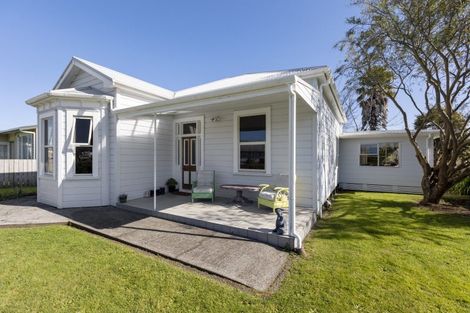 Photo of property in 19 Carey Street, Waitara, 4320