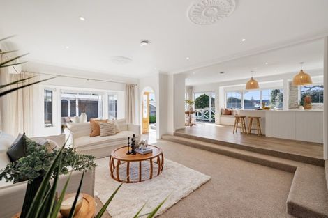 Photo of property in 384b Devonport Road, Tauranga South, Tauranga, 3112