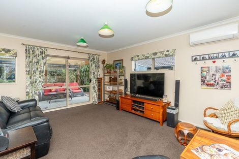 Photo of property in 3 Nottingham Drive, Hamilton East, Hamilton, 3216