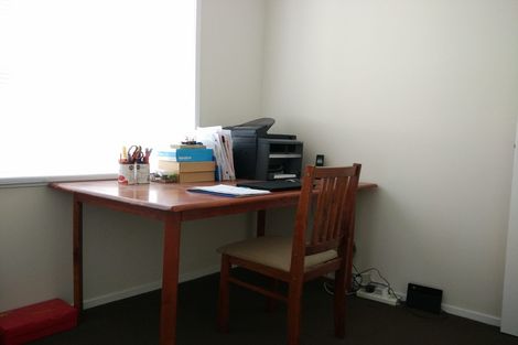 Photo of property in 5 Lisa Rise, Half Moon Bay, Auckland, 2012