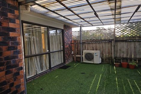 Photo of property in 28 Brookwood Drive, Henderson, Auckland, 0612