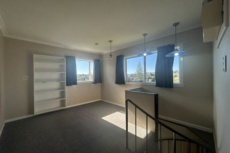 Photo of property in 6 Crichton Terrace, Hauraki, Auckland, 0622