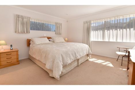 Photo of property in 18 Dan Tori Place, Orewa, 0931