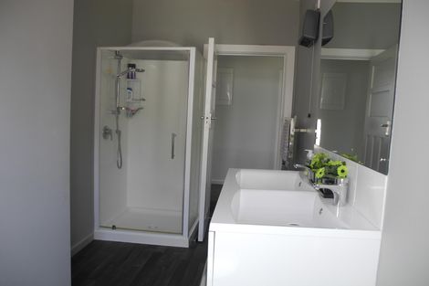 Photo of property in 30 Parsonage Road, Waimate, 7924