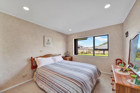 Photo of property in 10 Chatswood Grove, Fitzroy, New Plymouth, 4312