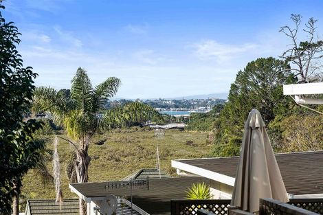 Photo of property in 1/23 Lake Road, Northcote, Auckland, 0627