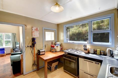 Photo of property in 1 Ocean View Road, Ravensbourne, Dunedin, 9022