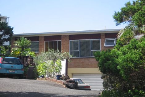 Photo of property in 1/2 Camelot Place, Glenfield, Auckland, 0629