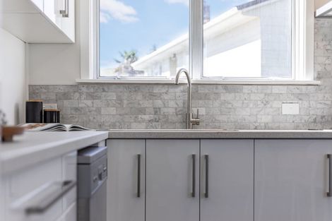 Photo of property in 25 Loongana Street, Waitangirua, Porirua, 5024