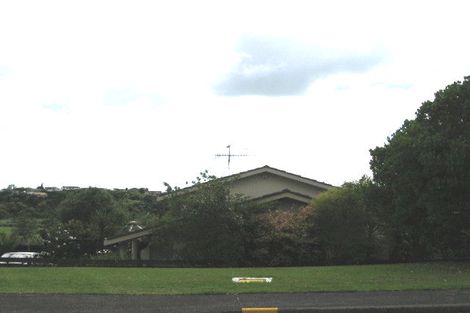 Photo of property in 8 Tarahanga Street, Northcote, Auckland, 0627