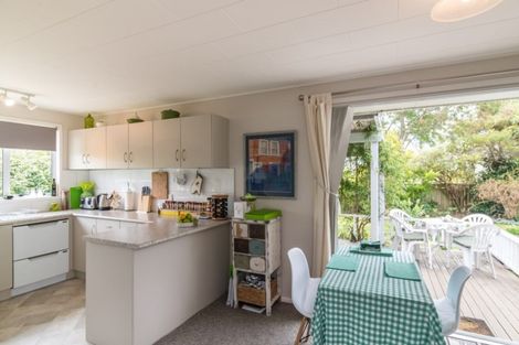 Photo of property in 9 Lesley Grove, Waikanae, 5036