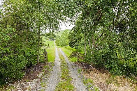 Photo of property in 215c Heatley Road, Whakapirau, 0583
