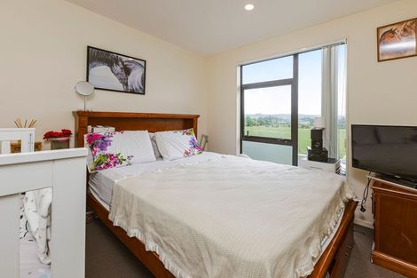 Photo of property in 107 Te Aparangi Road, Papakura, 2110