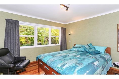 Photo of property in 8 Youngs Road, Papakura, 2110