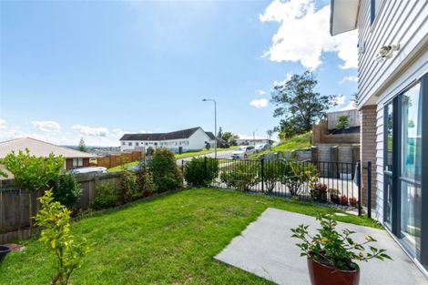 Photo of property in 24 Denver Avenue, Sunnyvale, Auckland, 0612