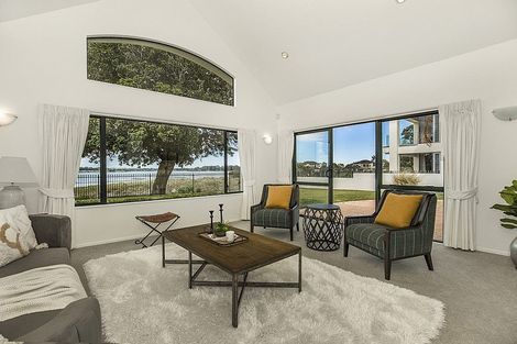 Photo of property in 82 Glenross Drive, Wattle Downs, Auckland, 2103