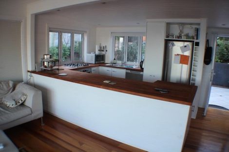 Photo of property in 6 Church Lane, Point Howard, Lower Hutt, 5013