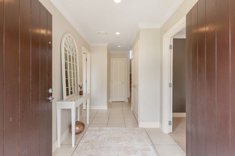 Photo of property in 11 Dunvegan Rise, East Tamaki Heights, Auckland, 2016