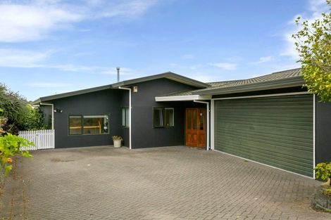 Photo of property in 2/73 Harvey Street, Waipahihi, Taupo, 3330