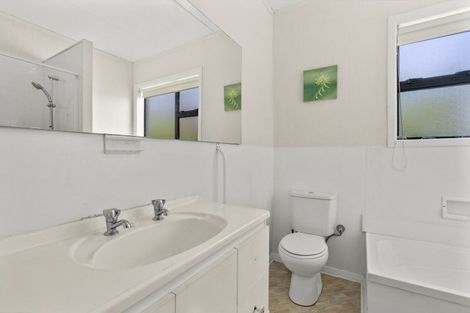 Photo of property in 7 Douglas Street, Levin, 5510