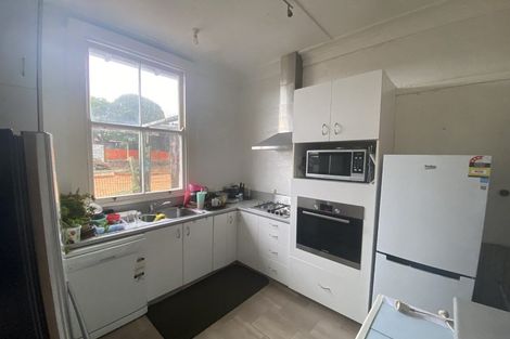 Photo of property in 17 Birdwood Avenue, Moturoa, New Plymouth, 4310