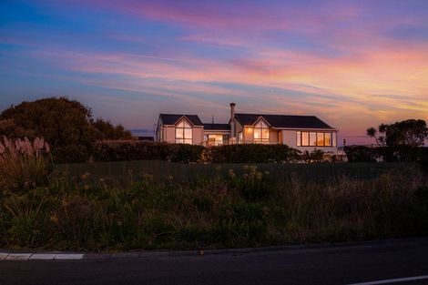 Photo of property in 343 Te Horo Beach Road, Te Horo Beach, Otaki, 5581