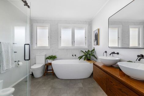 Photo of property in 12 Moeraki Road, Maoribank, Upper Hutt, 5018