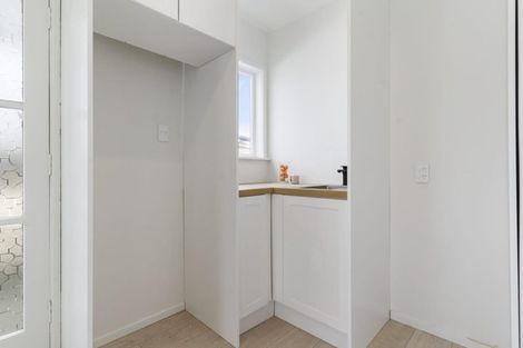 Photo of property in 116 Archibald Road, Kelston, Auckland, 0602