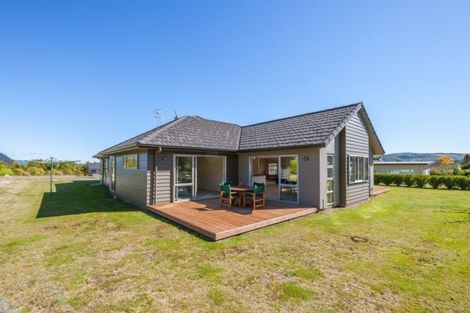 Photo of property in 21 Bodes Lane, Kinloch, Taupo, 3377