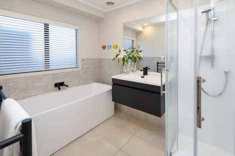 Photo of property in 2/12 Waller Avenue, Bucklands Beach, Auckland, 2012