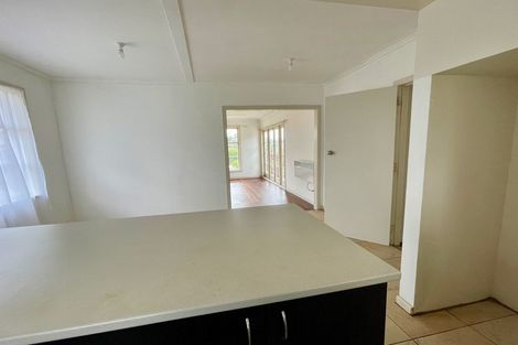 Photo of property in 38 Millbrook Road, Henderson, Auckland, 0612