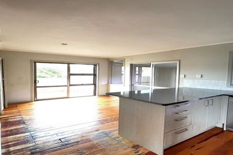 Photo of property in 99 Vodanovich Road, Te Atatu South, Auckland, 0610