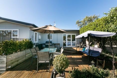 Photo of property in 11 Lipscombe Crescent, Havelock North, 4130
