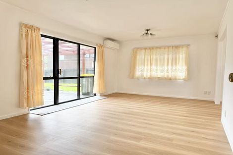 Photo of property in 149 Botany Road, Botany Downs, Auckland, 2010