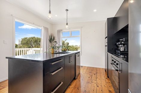 Photo of property in 8 James Mcleod Road, Shelly Beach, Helensville, 0874