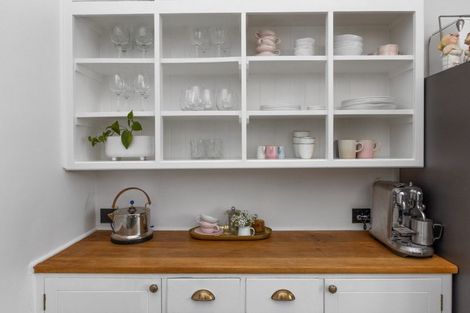 Photo of property in 541a Marine Parade, Napier South, Napier, 4110