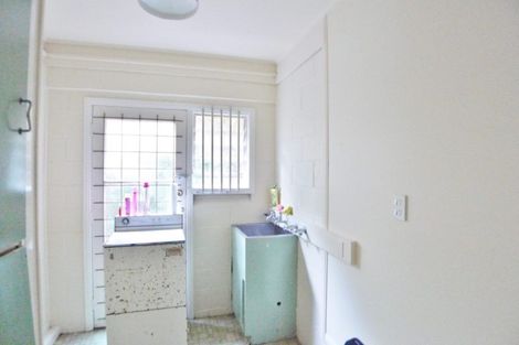 Photo of property in 15 Woodcote Drive, Glenfield, Auckland, 0629