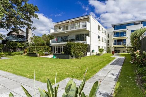 Photo of property in 5/21 Clifton Road, Hauraki, Auckland, 0622