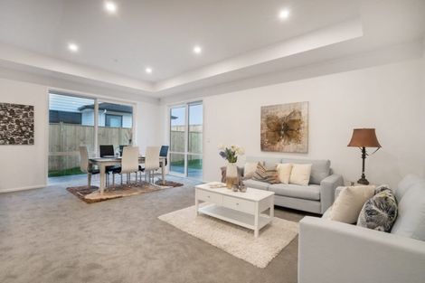 Photo of property in 71 Hayfield Way, Karaka, Papakura, 2113