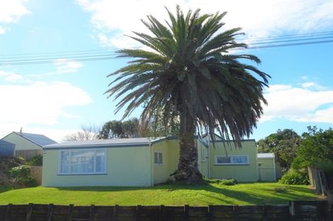 Photo of property in 35 Pratt Avenue, Foxton Beach, Foxton, 4815