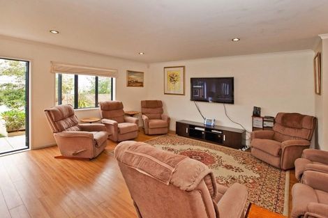 Photo of property in 26 Sonoma Crescent, Oteha, Auckland, 0632
