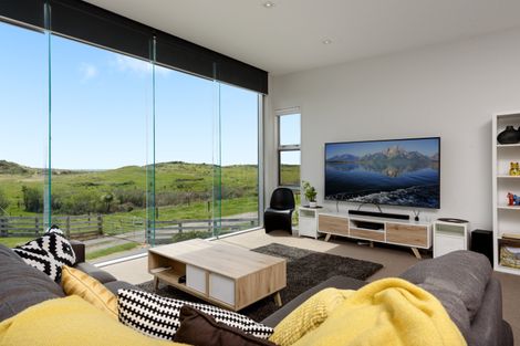 Photo of property in 1340 Papamoa Beach Road, Papamoa Beach, Papamoa, 3118