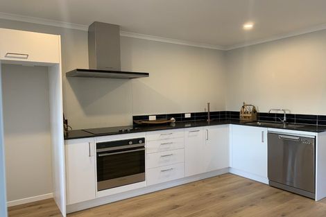 Photo of property in 2 Honowai Street, Kumeu, 0810