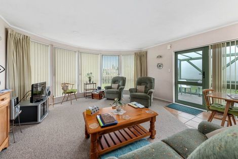 Photo of property in 2 Ashmore Place, Fairy Springs, Rotorua, 3015