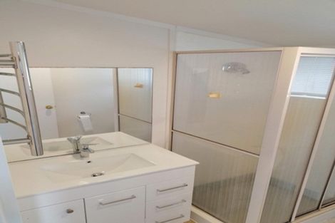 Photo of property in 41 Lyndhurst Road, Te Atatu South, Auckland, 0610