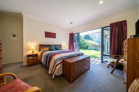 Photo of property in 77 Totara Park Road, Totara Park, Upper Hutt, 5018