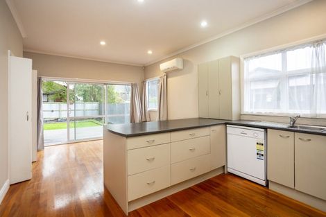 Photo of property in 198 Riccarton Road, Riccarton, Christchurch, 8041