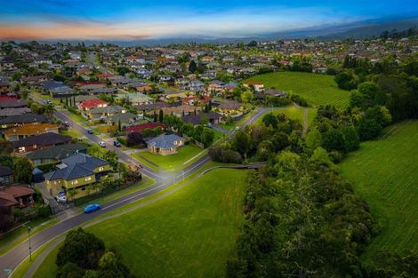 Photo of property in 1 Fleetwood Drive, Henderson, Auckland, 0612