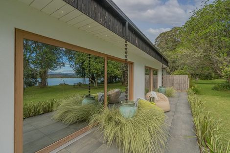 Photo of property in 6 Robinson Road, Whitianga, 3510